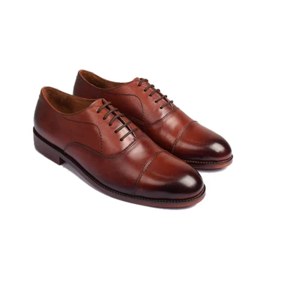 Men’s brown cap toe leather shoes