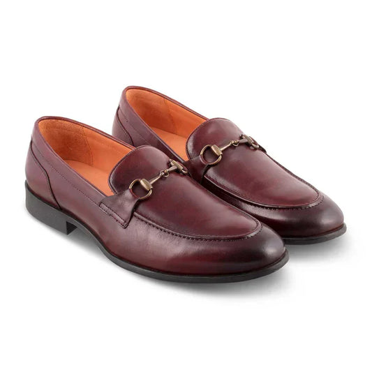 Classic Elegance: Why Leather Loafers Should Be a Staple in Your Wardrobe